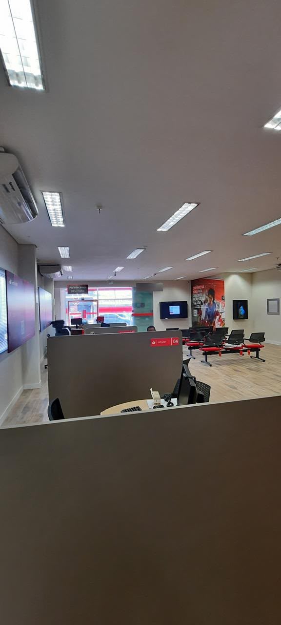 Área de atendimento da agência Bradesco após serviços