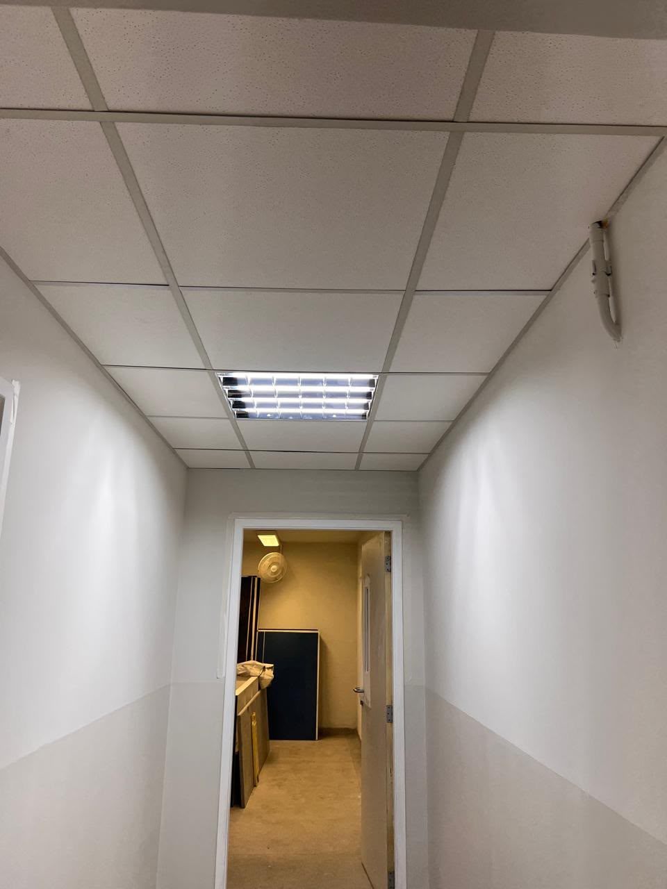 Corredor interno em obra na Faculdade Cruzeiro do Sul
